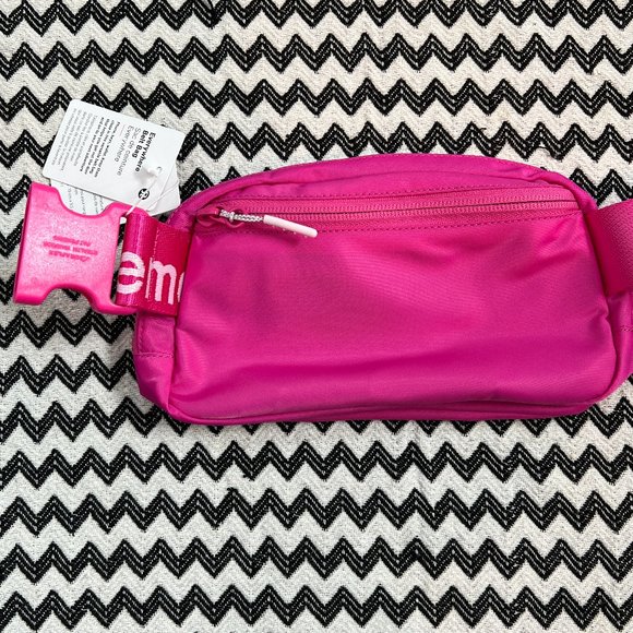 NWT Sonic Pink White Wordmark lululemon Everywhere Belt Bag - Picture 8 of 11